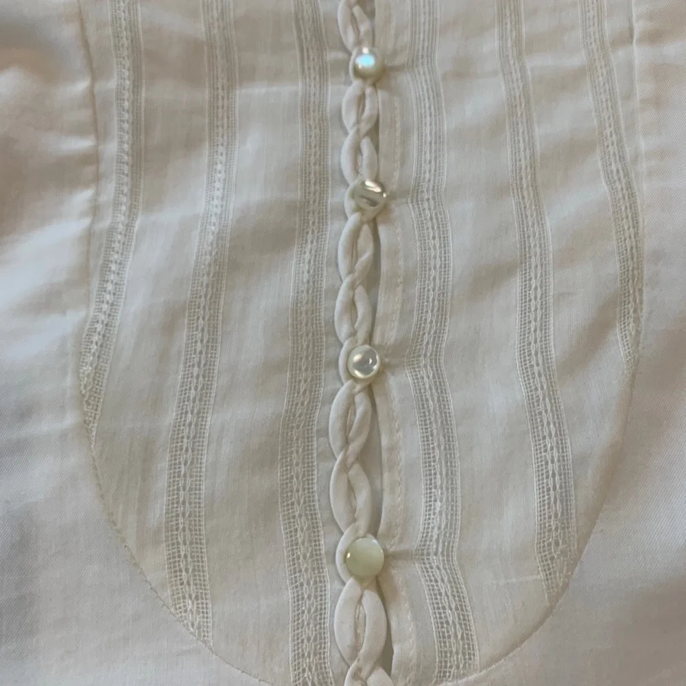 Sally Tseng| 100% Cotton Short Puff Sleeve Blouse - Picture 4 of 7